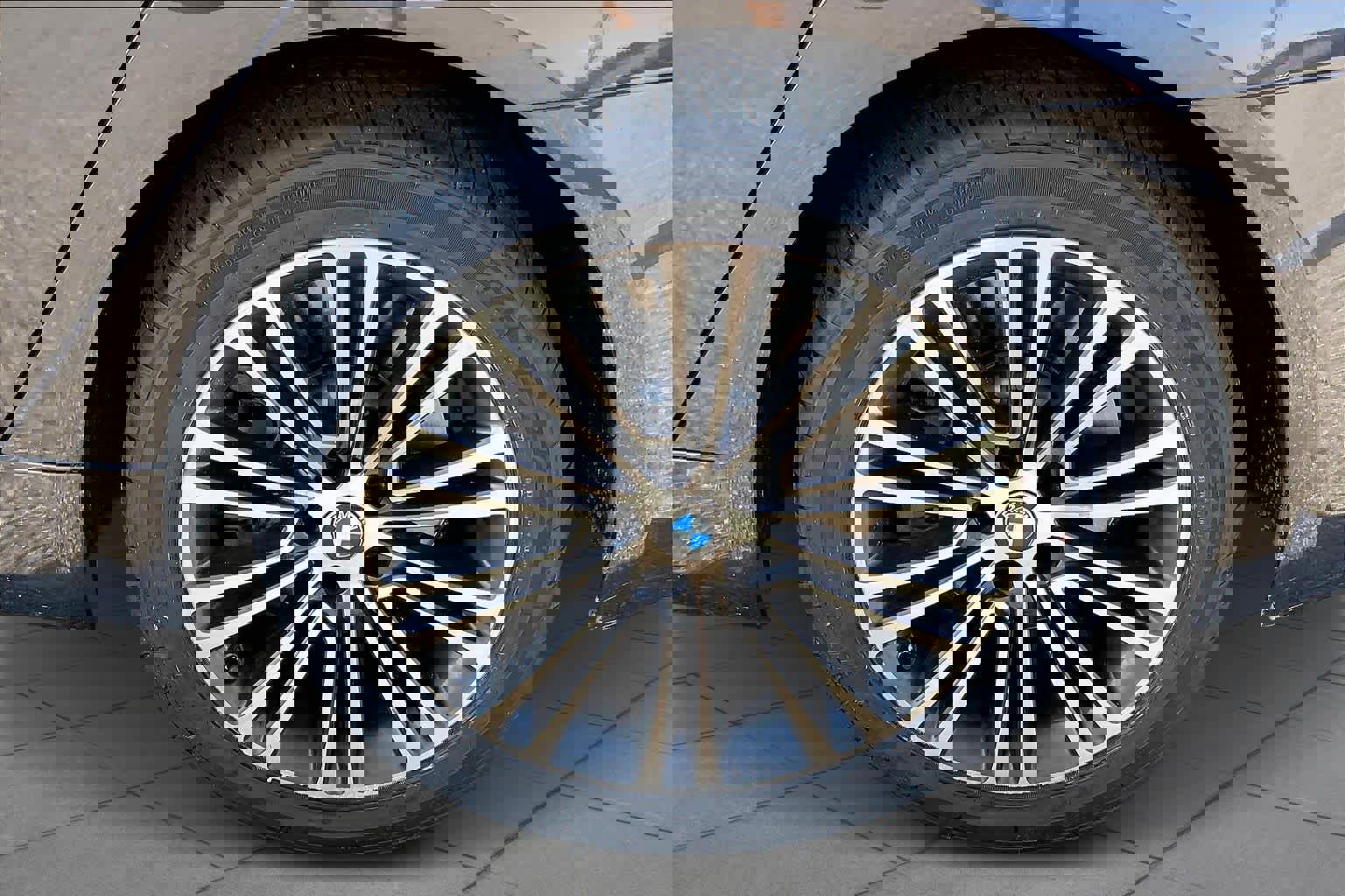 Used 2020 BMW 540i w/ Premium Package image 10