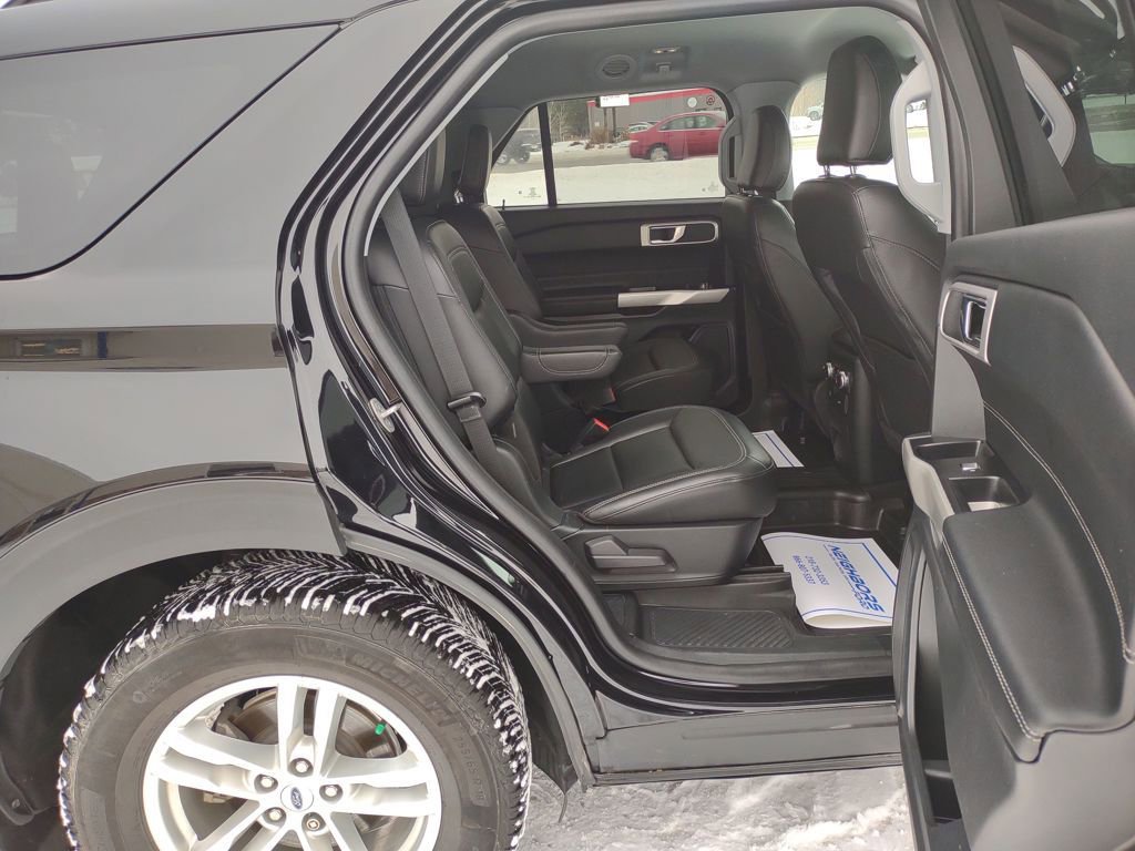 Used 2022 Ford Explorer XLT w/ Equipment Group 202A image 36