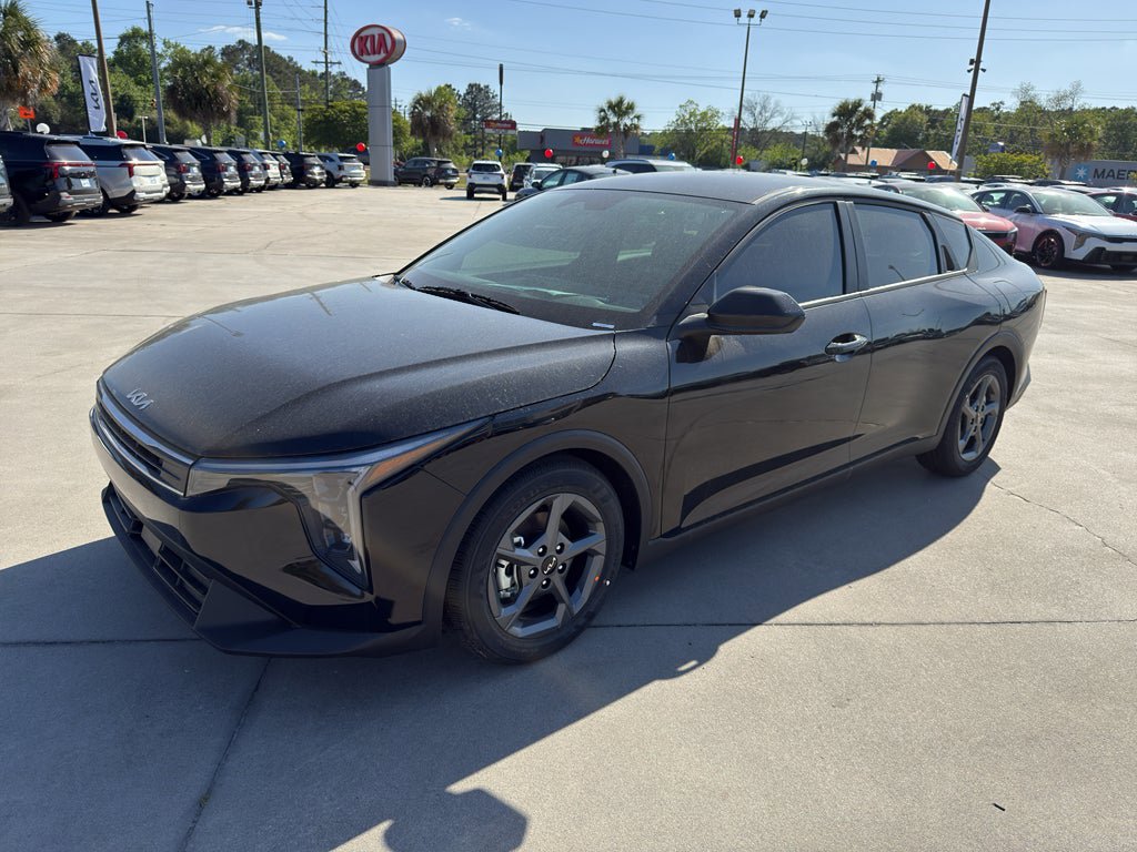 New 2025 Kia K4 LXS image 3