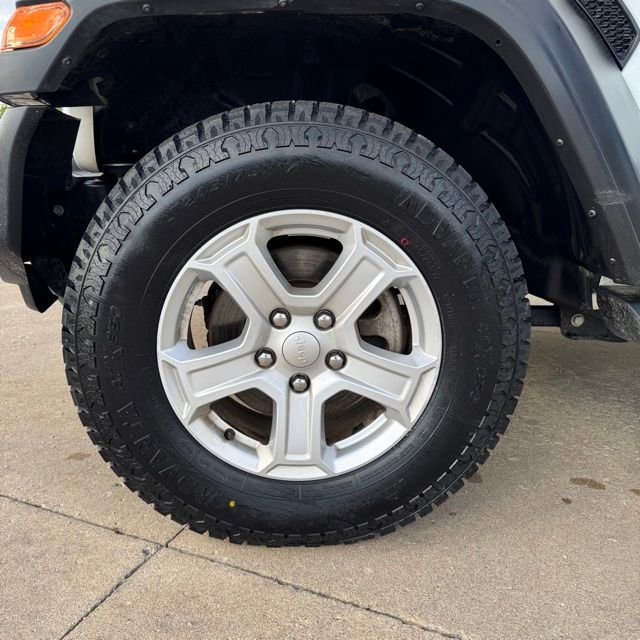 Used 2022 Jeep Wrangler Unlimited Sport image 9