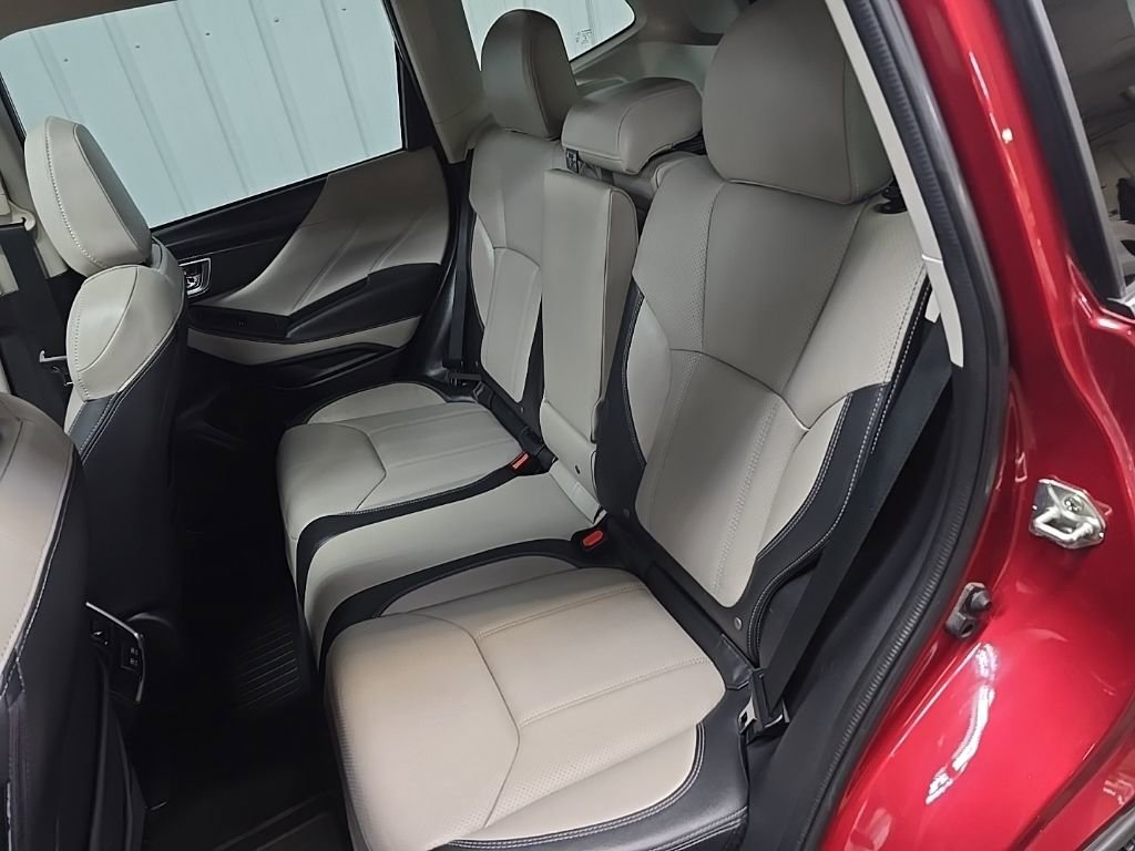 Used 2022 Subaru Forester Limited image 32