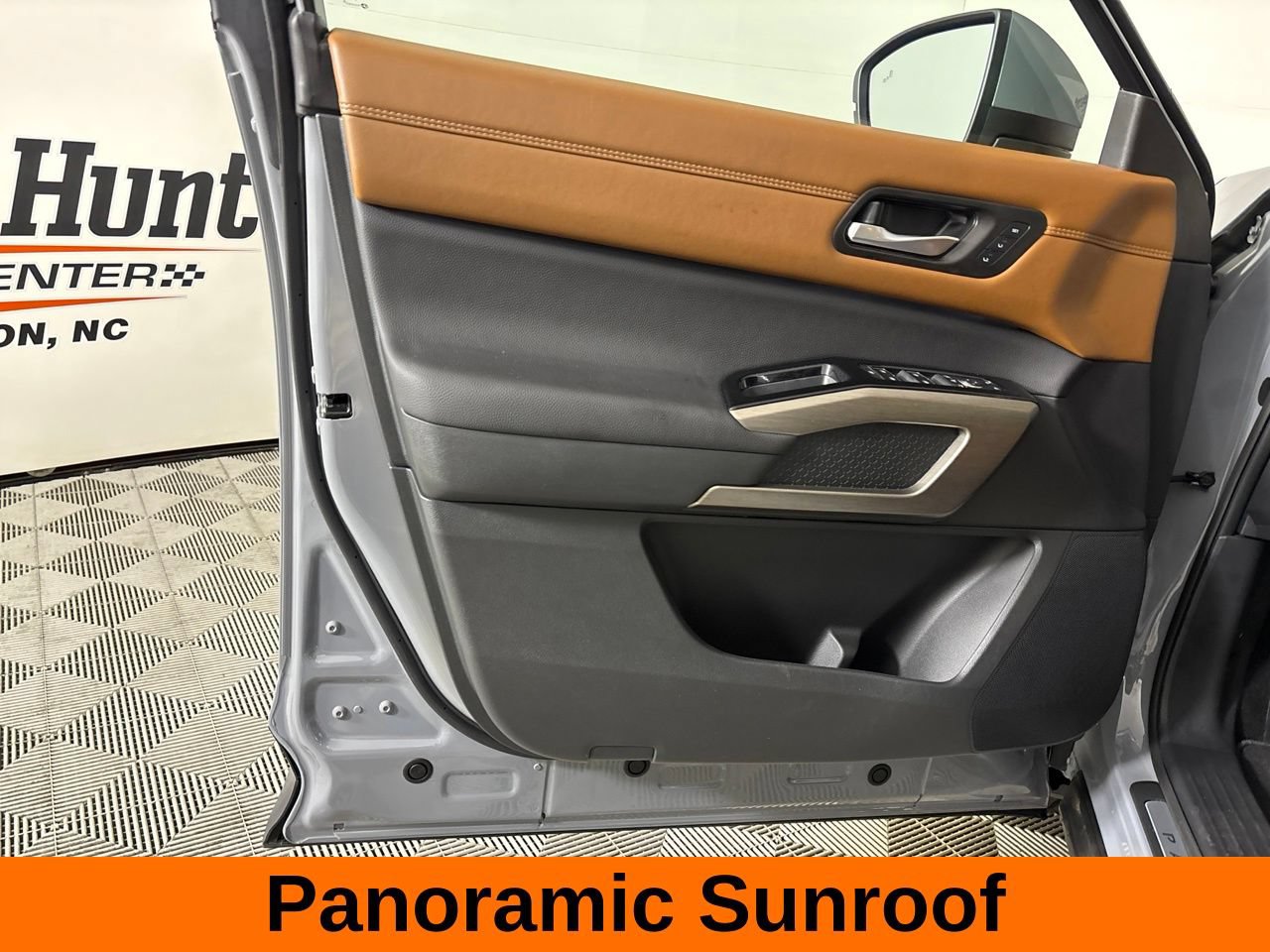 Used 2025 Nissan Pathfinder Platinum w/ Cargo Package FWD image 11