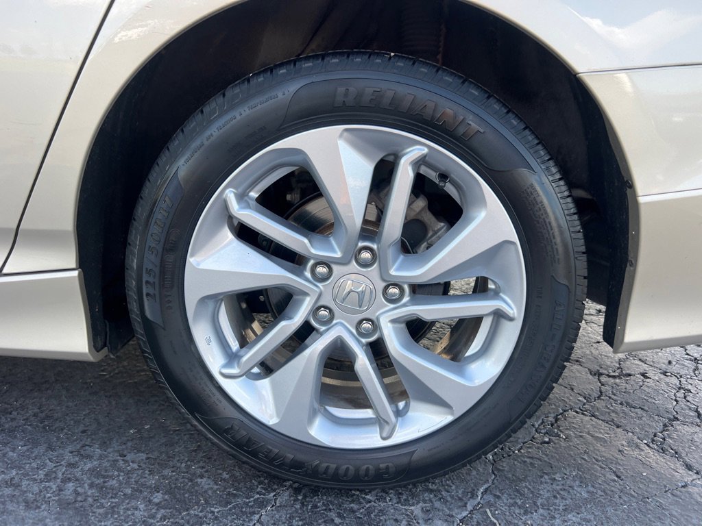 Used 2018 Honda Accord LX image 36