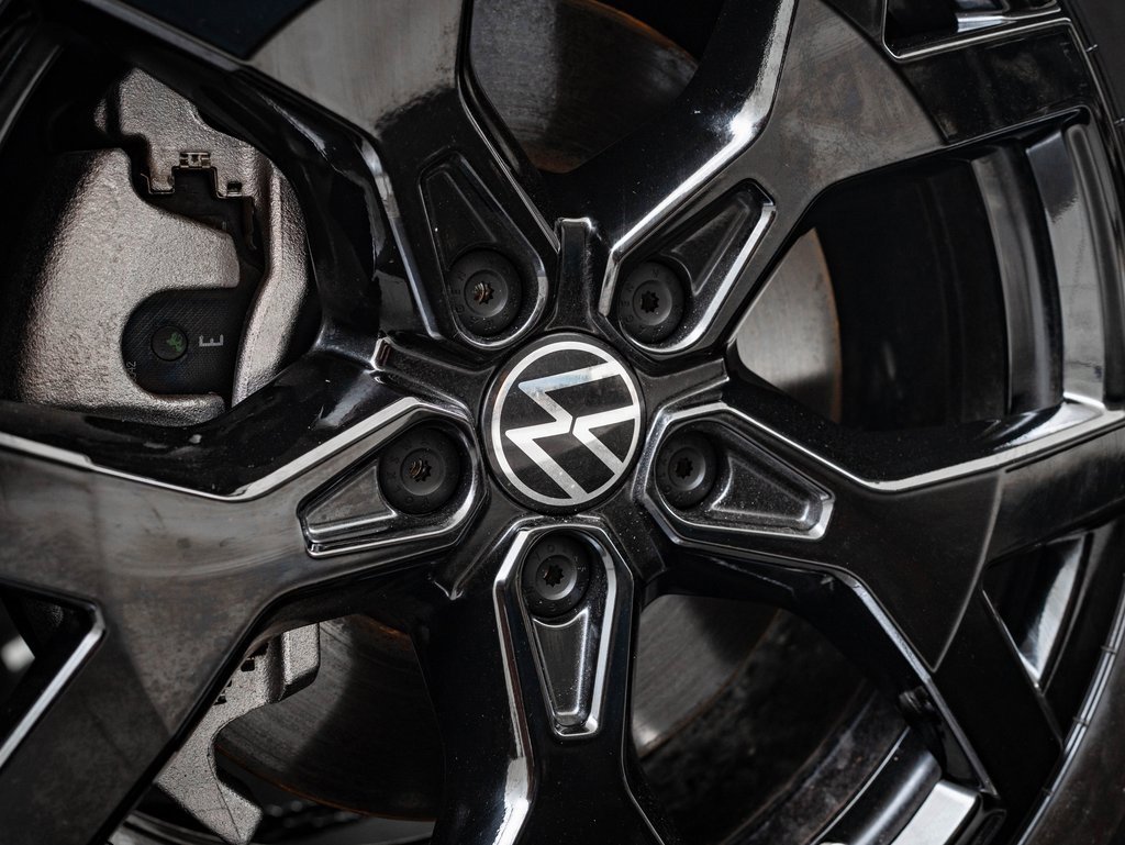 Used 2025 Volkswagen Atlas Peak Edition SE image 8