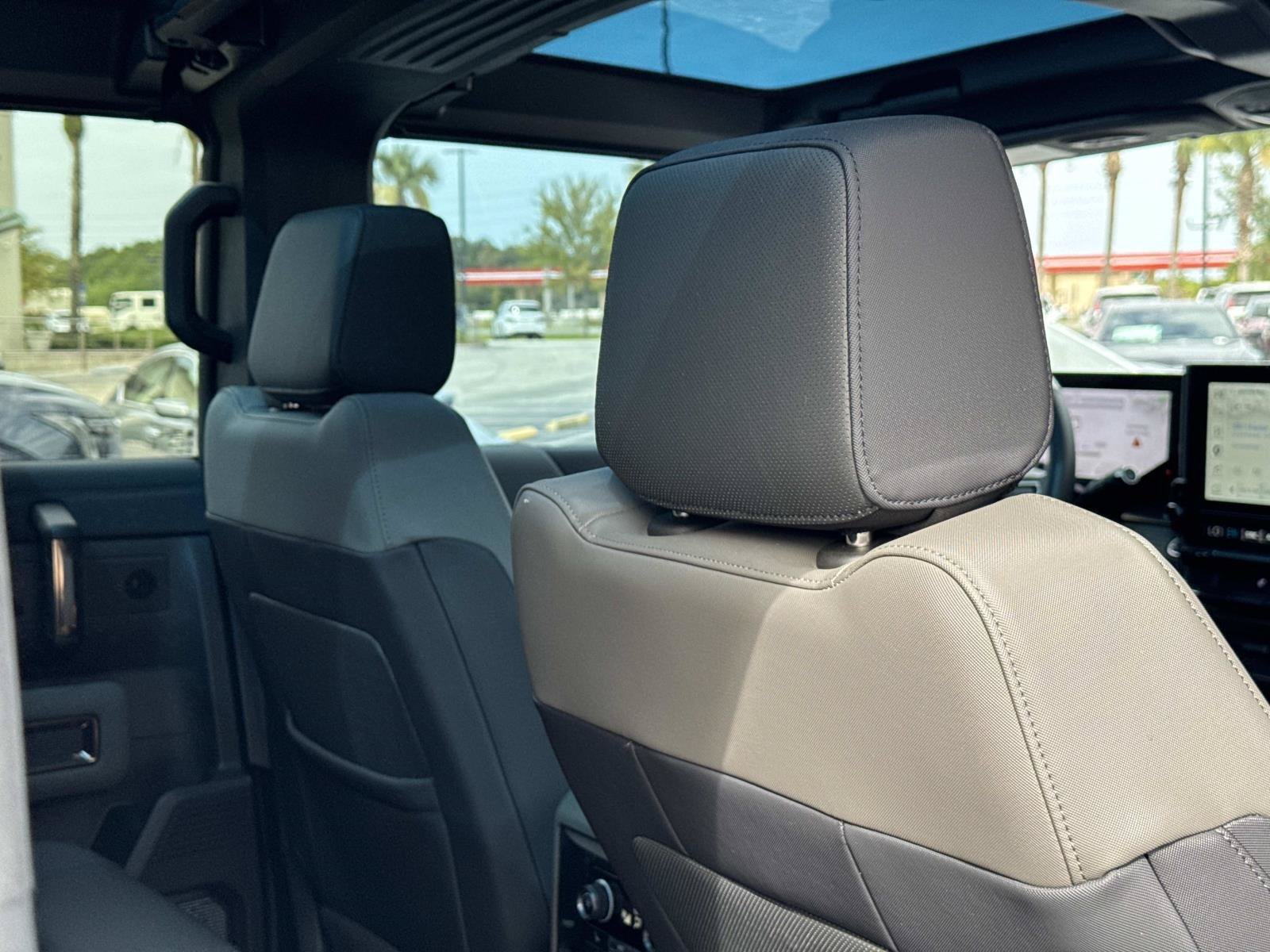 Used 2025 GMC Hummer EV 2X AWD/4WD image 27