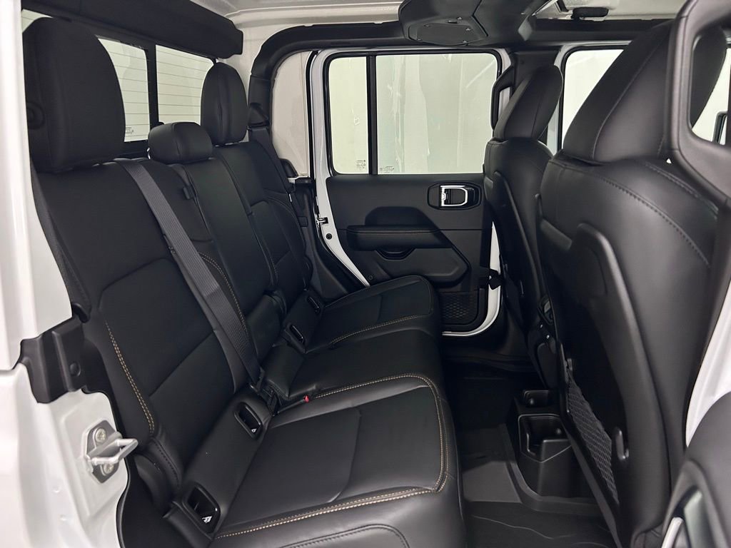 New 2025 Jeep Gladiator Sport image 19