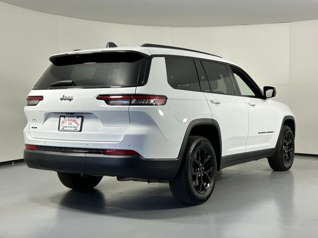 Used 2024 Jeep Grand Cherokee L Laredo image 7