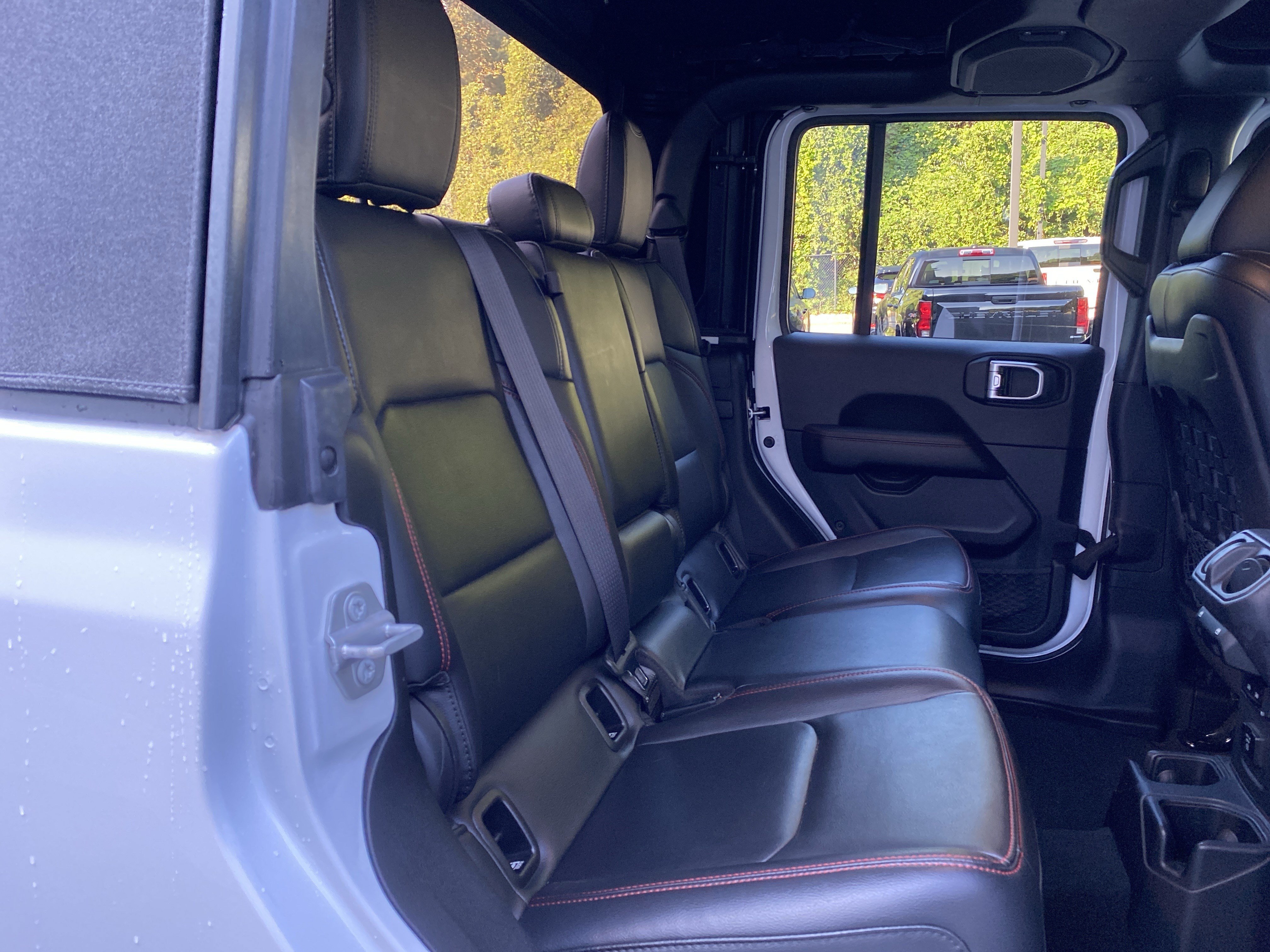 Used 2023 Jeep Gladiator Rubicon w/ LED Lighting Group AWD/4WD image 34