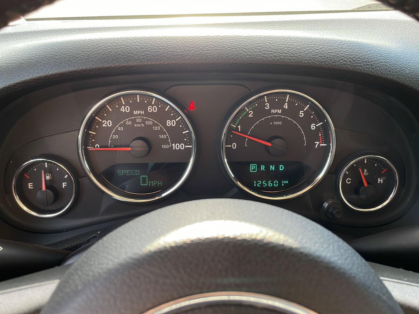 Used 2015 Jeep Wrangler Sahara w/ Connectivity Group AWD/4WD image 17
