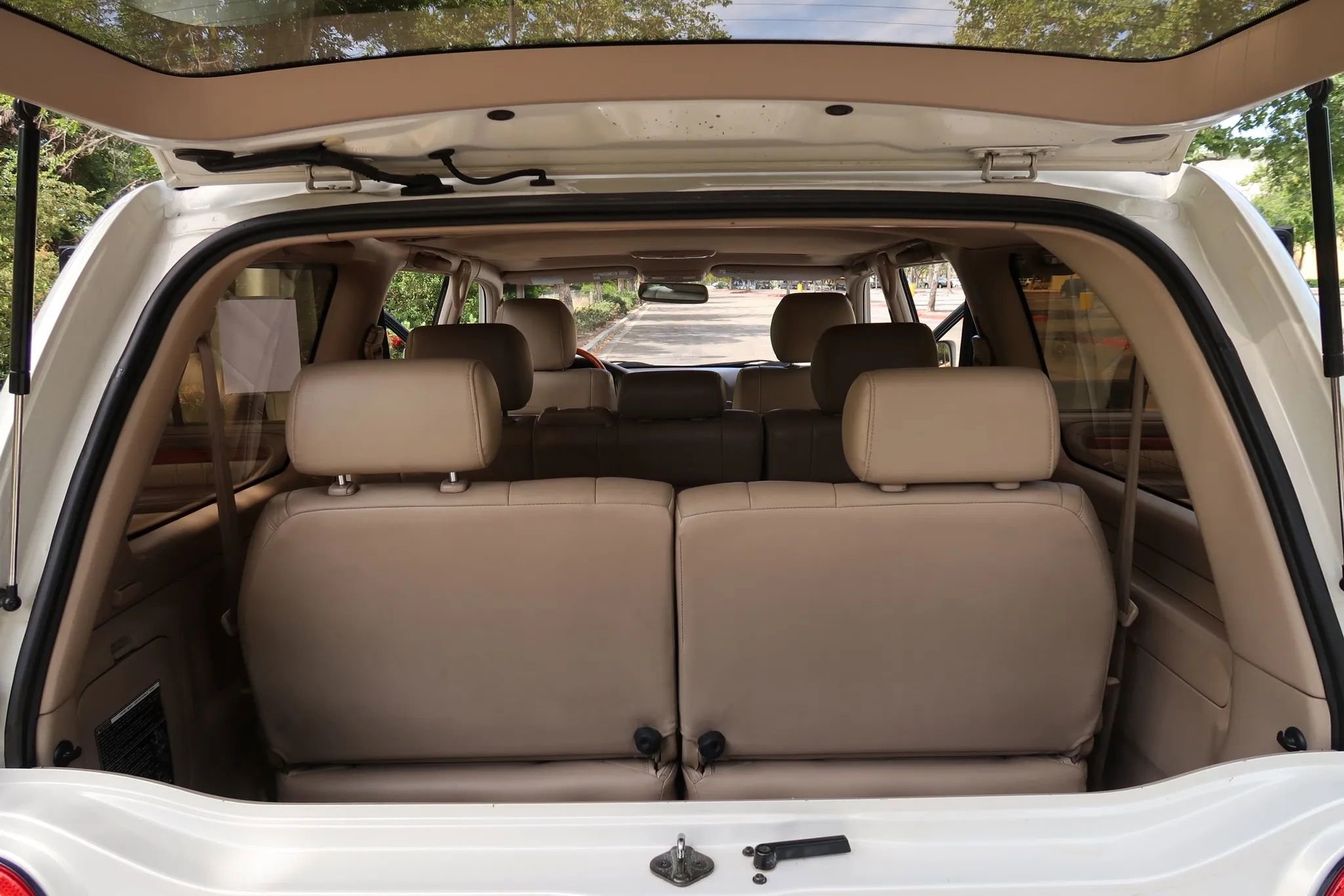 Used 2001 Lexus LX 470 4WD image 24
