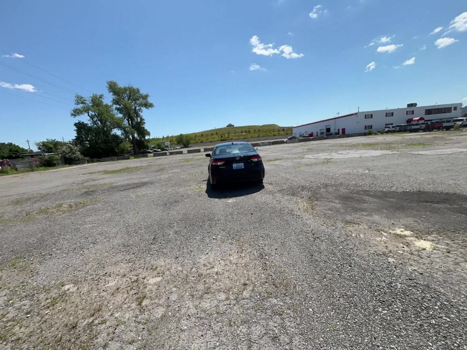 Used 2025 Toyota Corolla LE FWD image 15