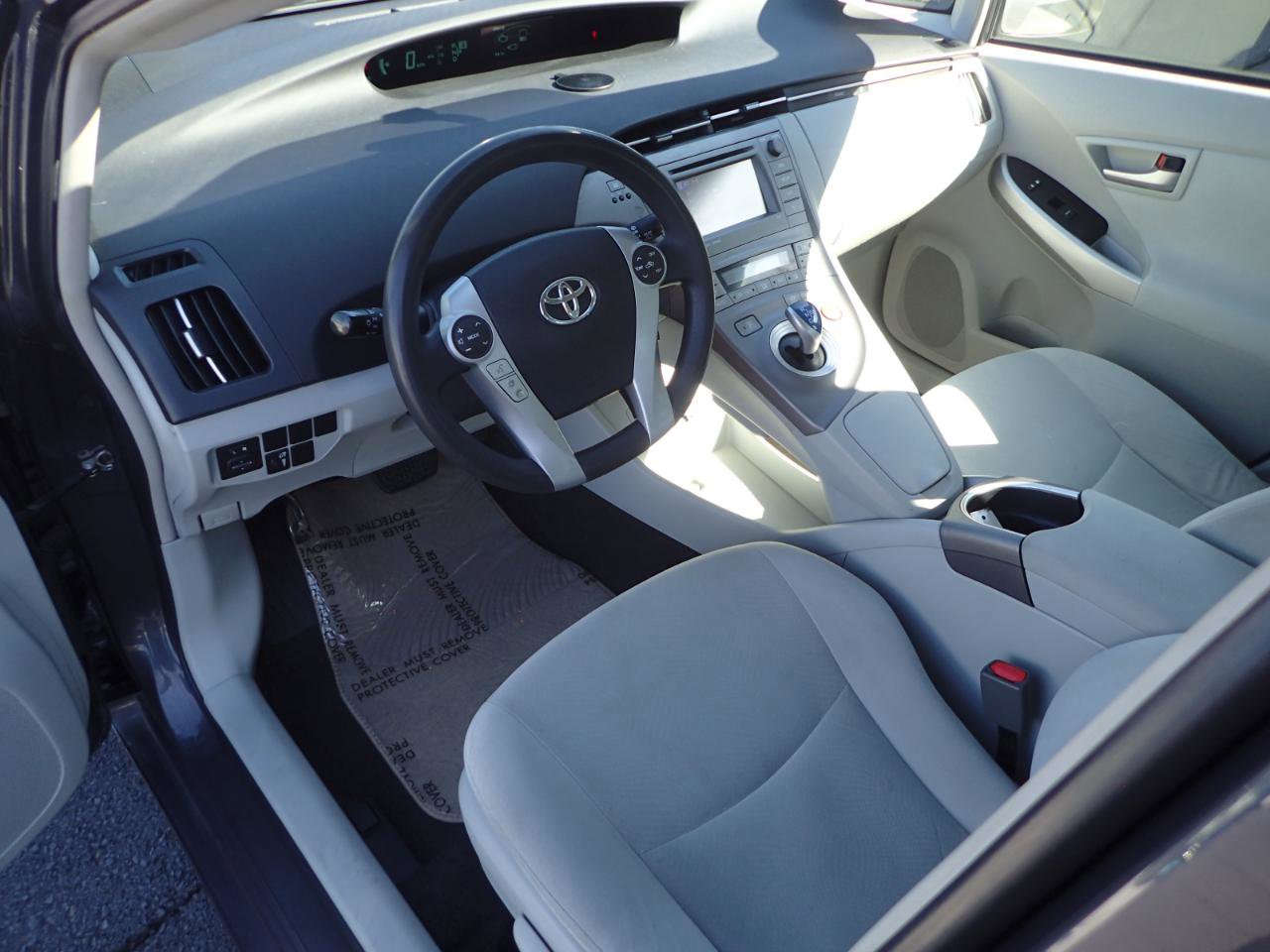 Used 2015 Toyota Prius Three FWD image 9