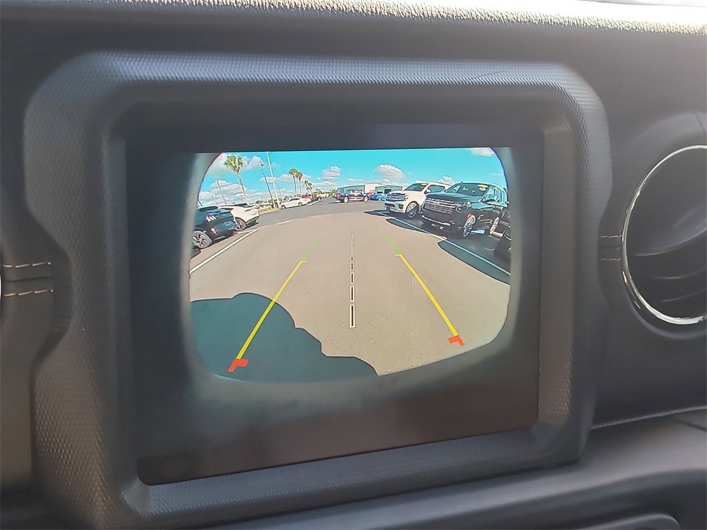 Used 2022 Jeep Wrangler Unlimited Sahara image 21