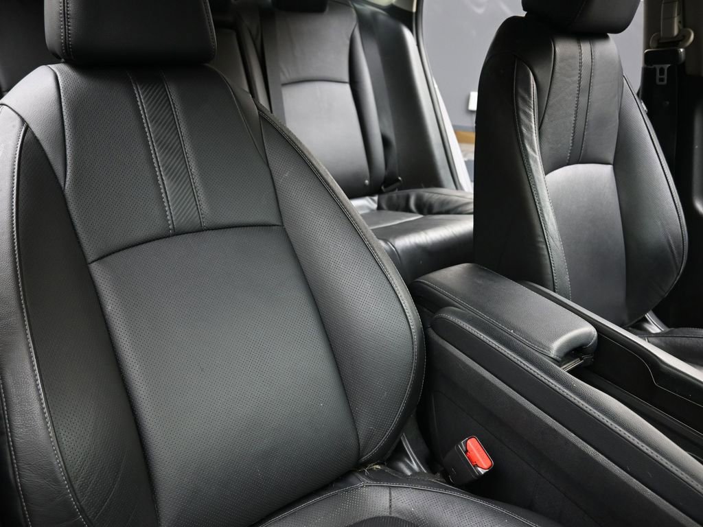 Used 2017 Honda Civic Touring image 14