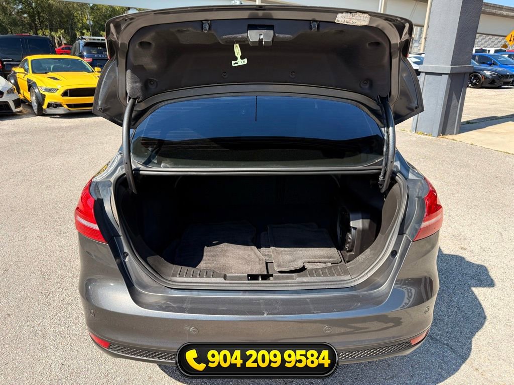 Used 2017 Ford Focus Titanium image 30