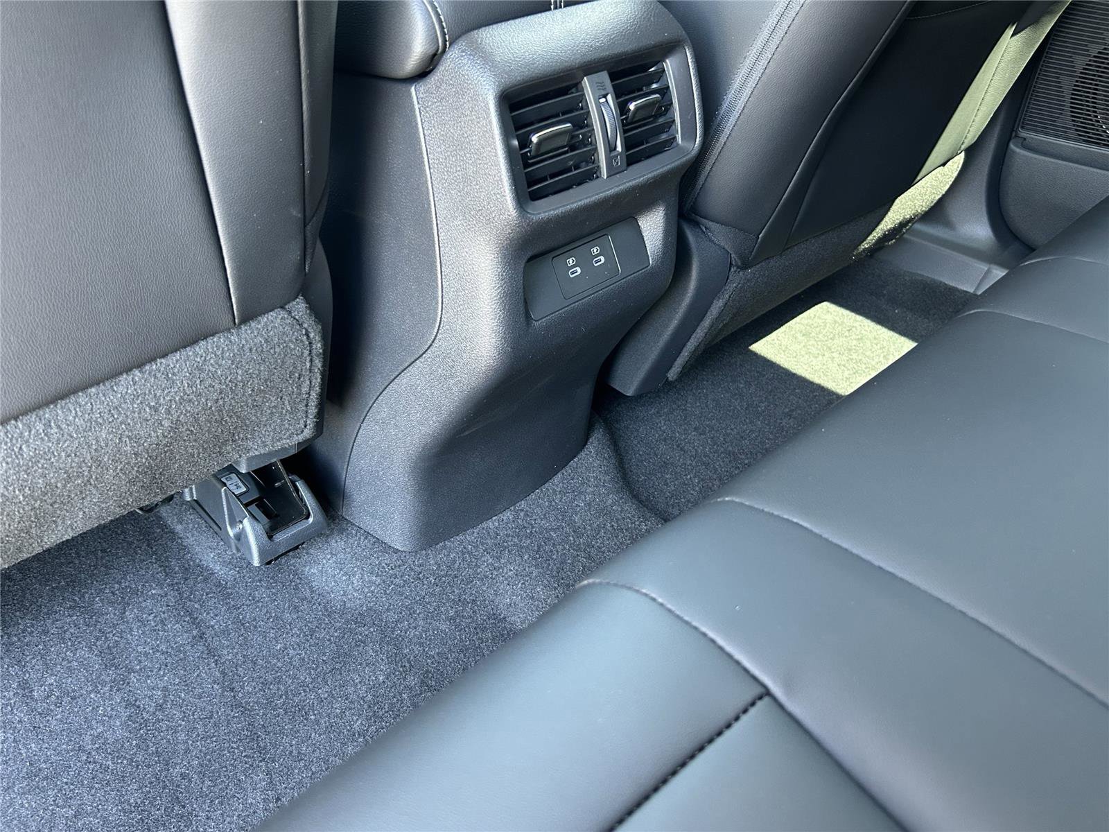 New 2025 Nissan Murano SV image 30