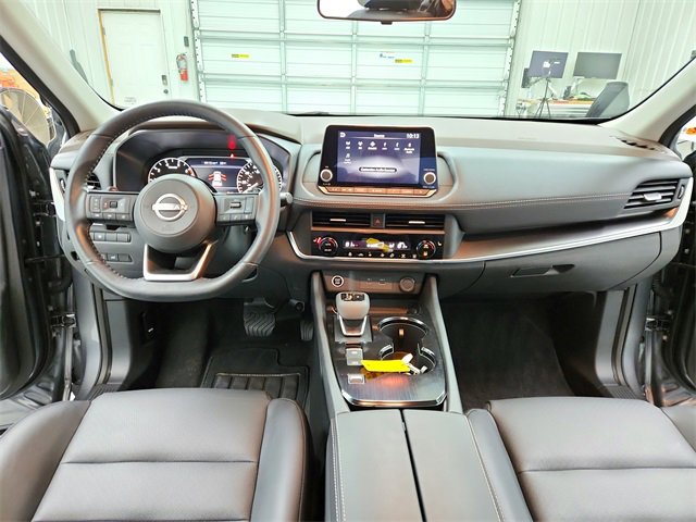 Used 2023 Nissan Rogue SV w/ SV Premium B Package image 25