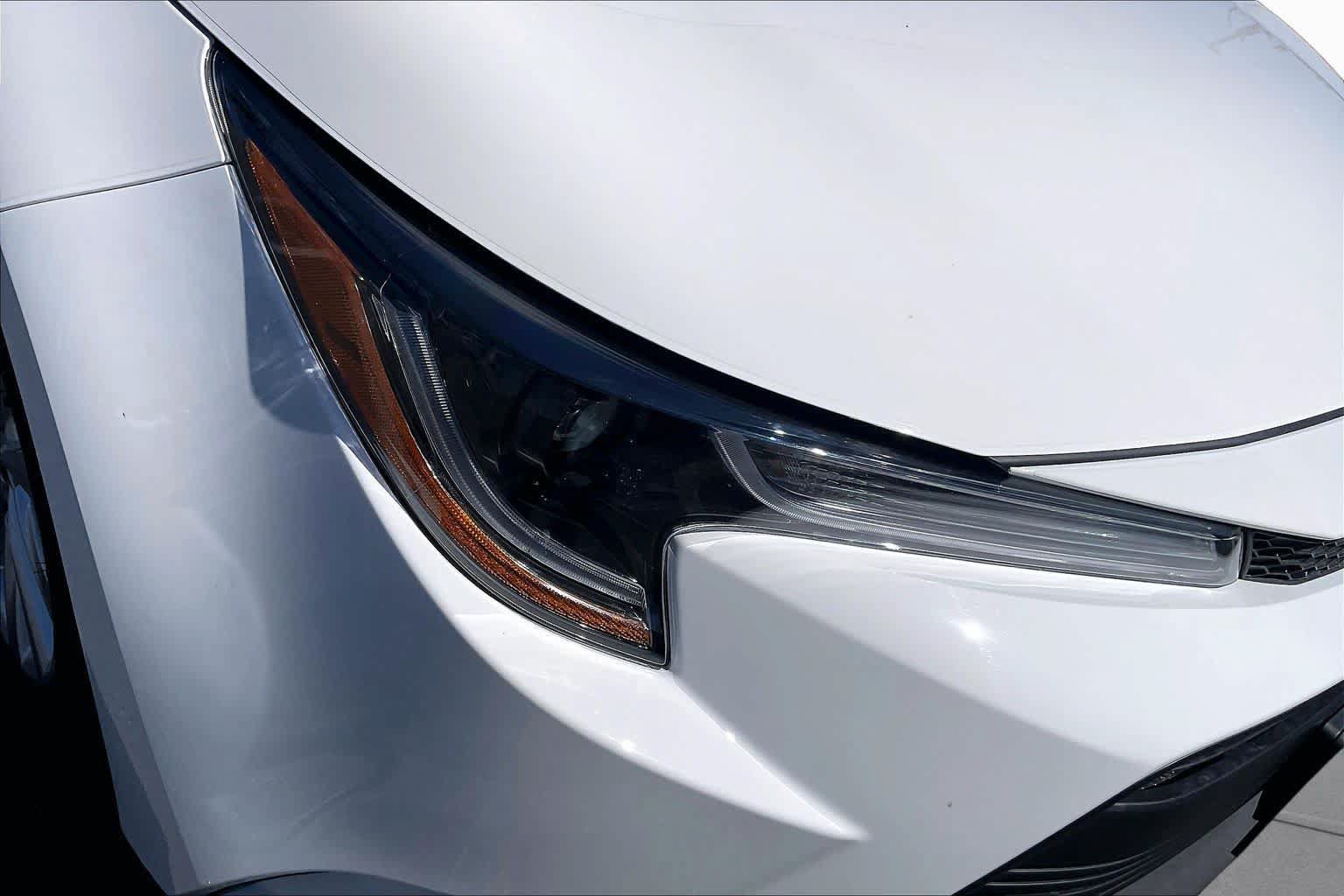 Used 2025 Toyota Corolla LE w/ LE Premium Package FWD image 26