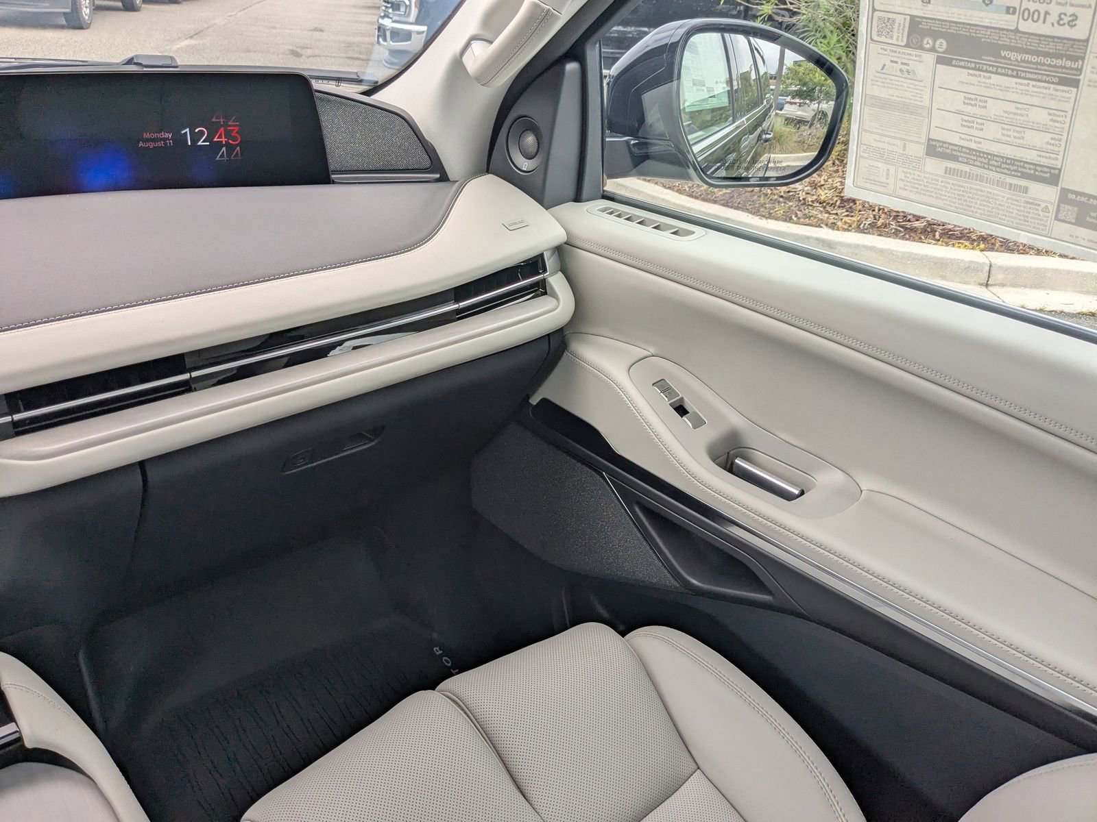 New 2025 Lincoln Navigator L Reserve image 19