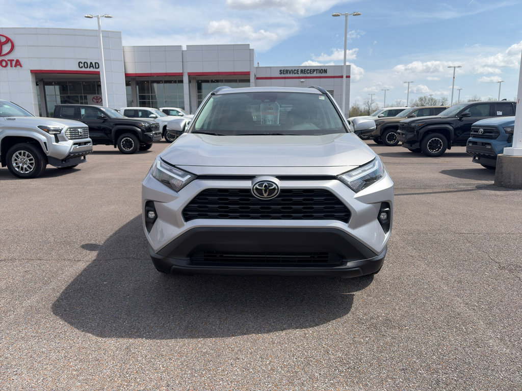 Used 2023 Toyota RAV4 XLE Premium image 8
