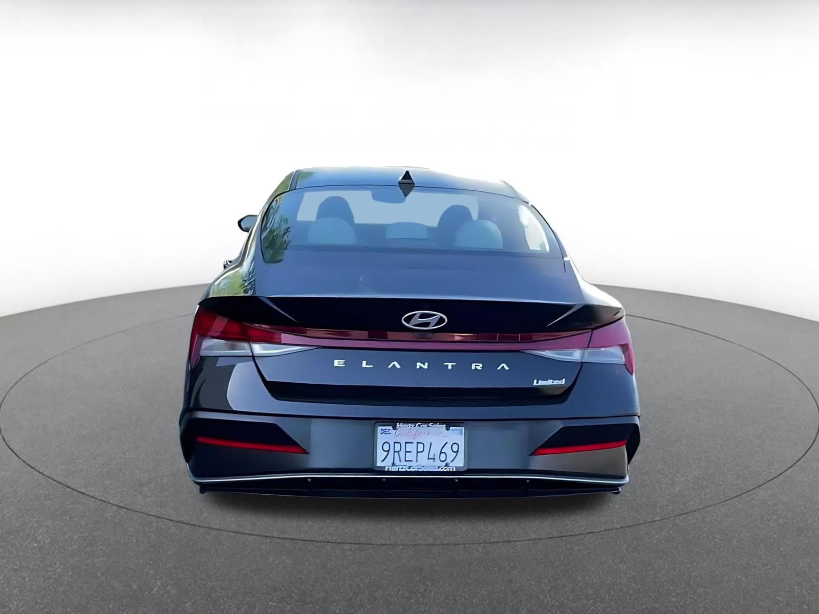 Used 2025 Hyundai Elantra Limited image 12