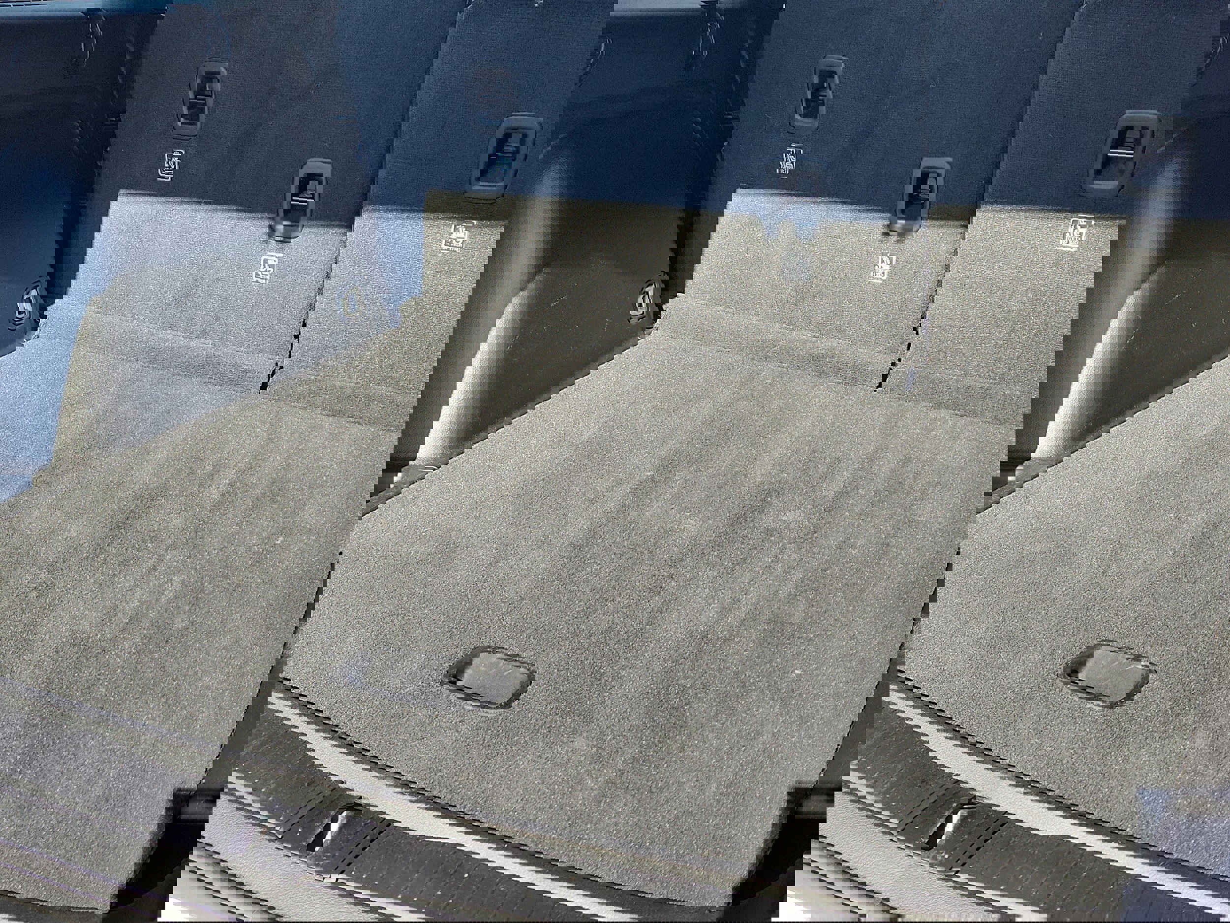 Used 2025 Jeep Grand Cherokee Altitude image 27