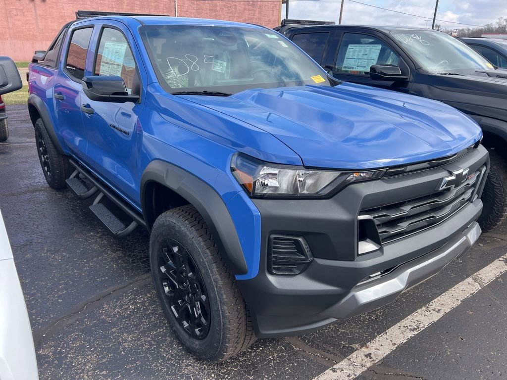 New 2026 Chevrolet Colorado Trail Boss w/ Midnight Edition AWD/4WD image 3