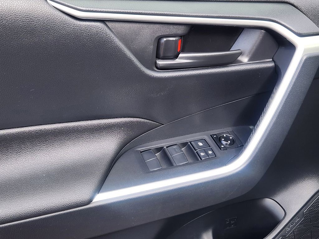 Used 2019 Toyota RAV4 LE w/ All Weather Liner Package image 7