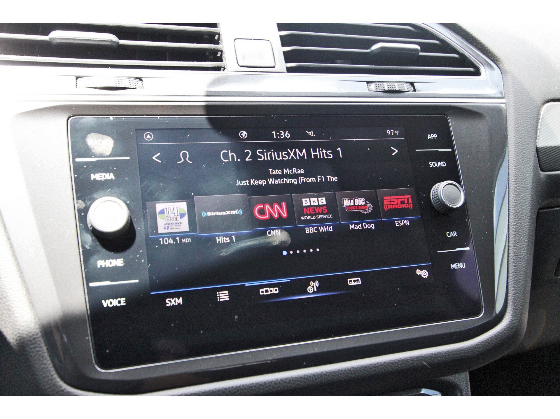 Used 2022 Volkswagen Tiguan SE image 26