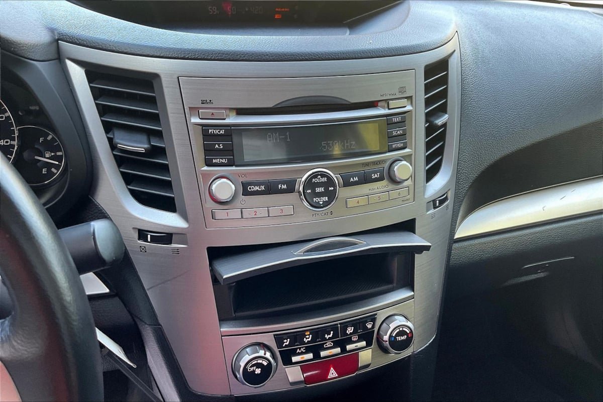 Used 2010 Subaru Legacy 2.5i Premium AWD/4WD image 8