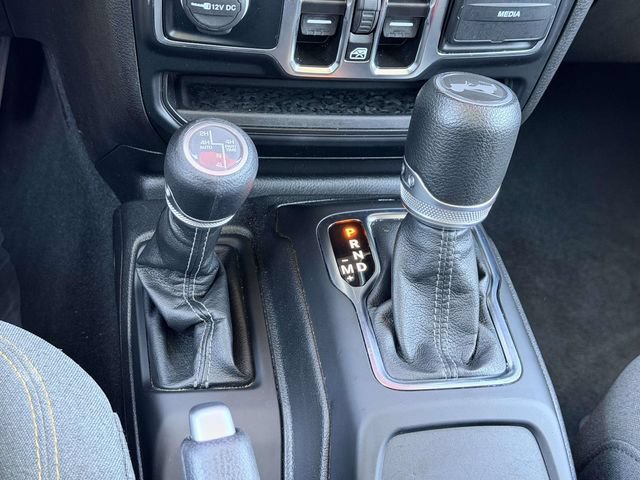 Used 2024 Jeep Wrangler Unlimited Sahara AWD/4WD image 23