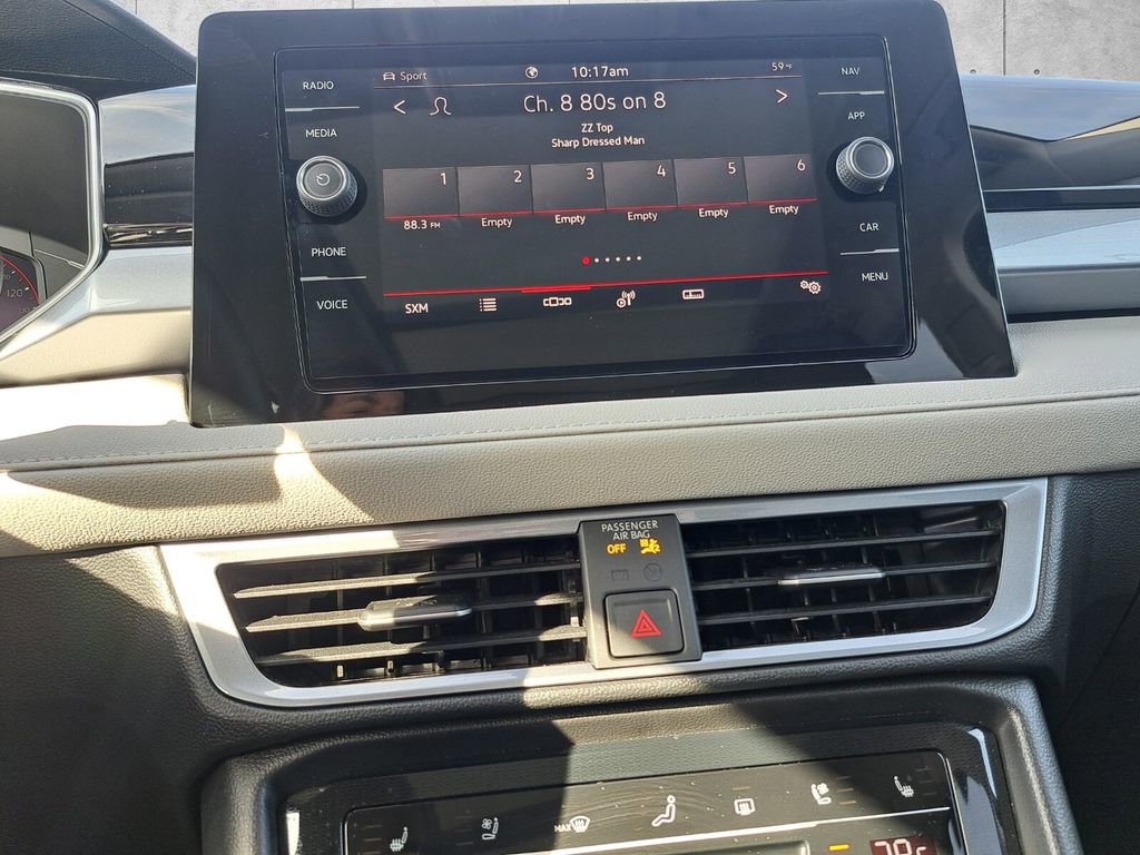 Used 2025 Volkswagen Taos SEL image 9