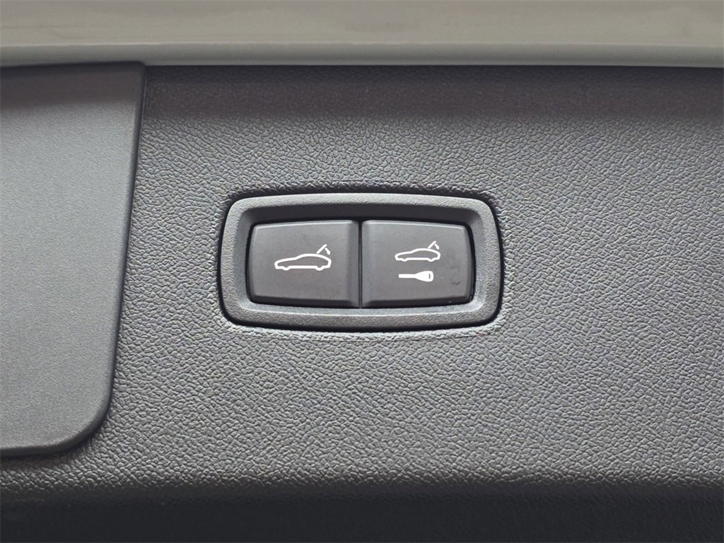 Used 2023 Porsche Cayenne GTS image 16