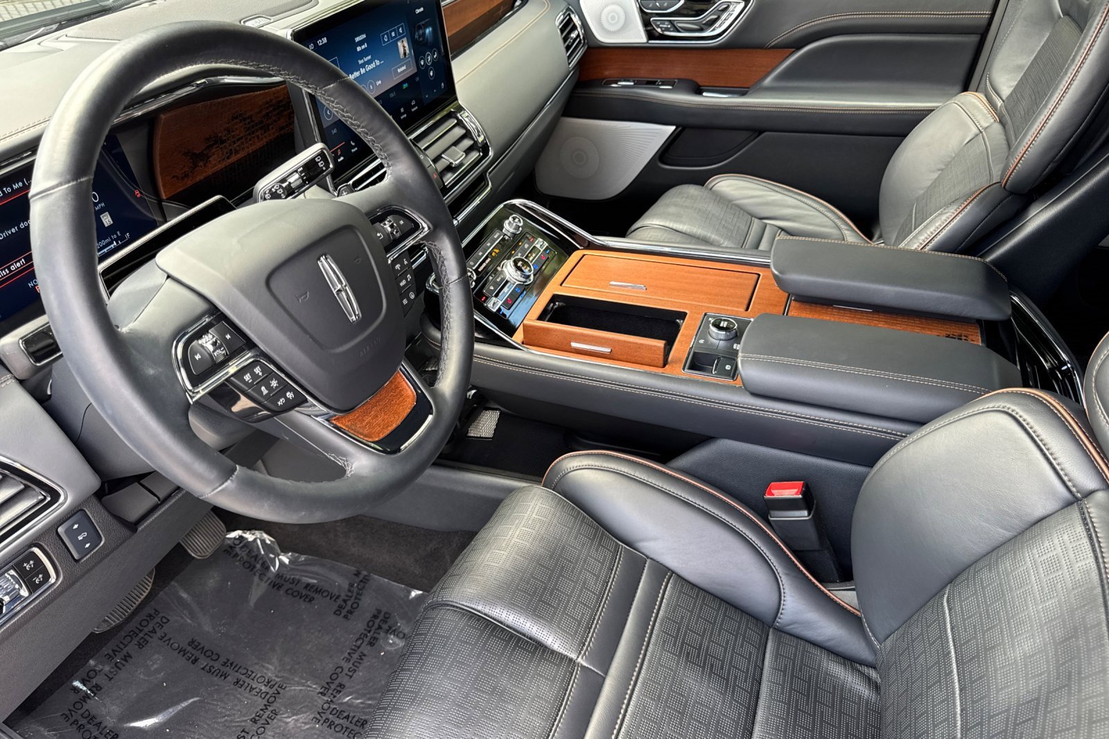 Used 2024 Lincoln Navigator Black Label image 10