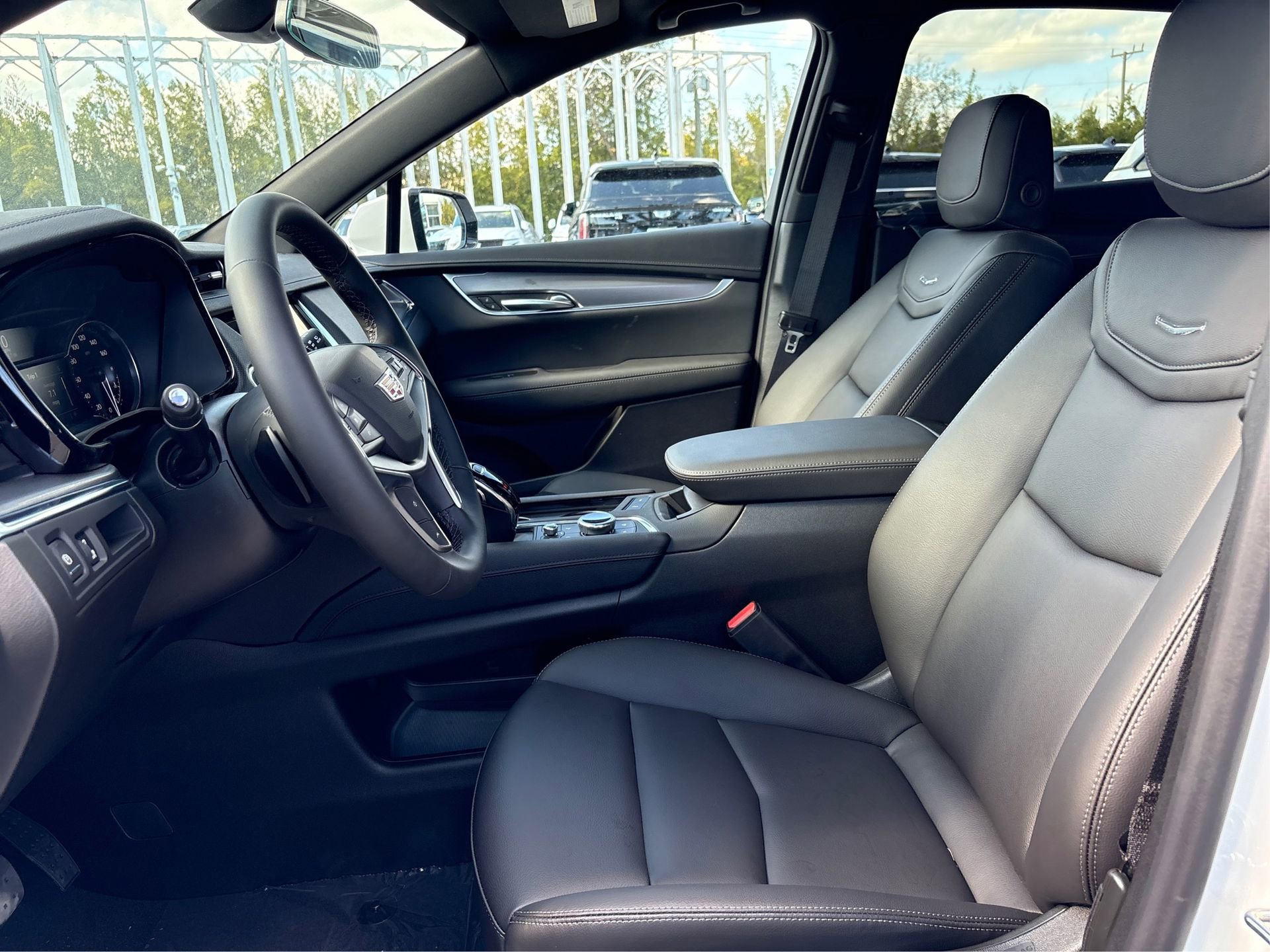 New 2026 Cadillac XT5 Luxury image 8