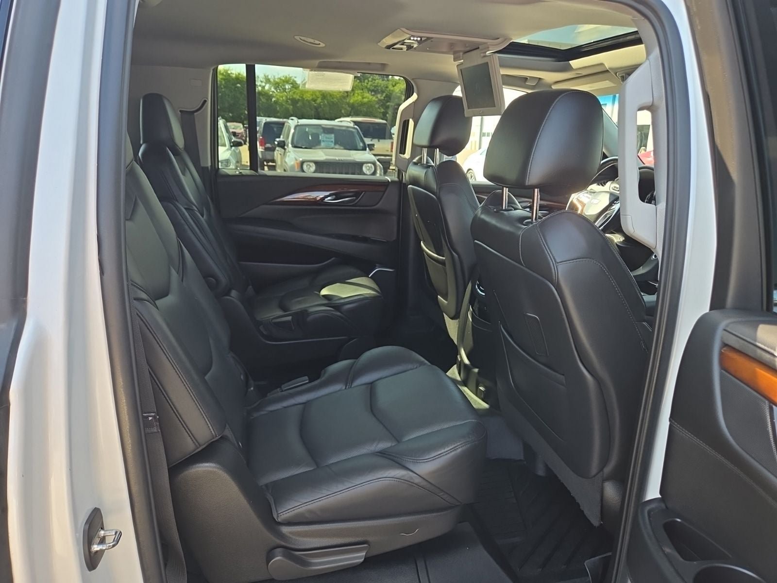 Used 2020 Cadillac Escalade ESV Premium Luxury AWD/4WD image 52