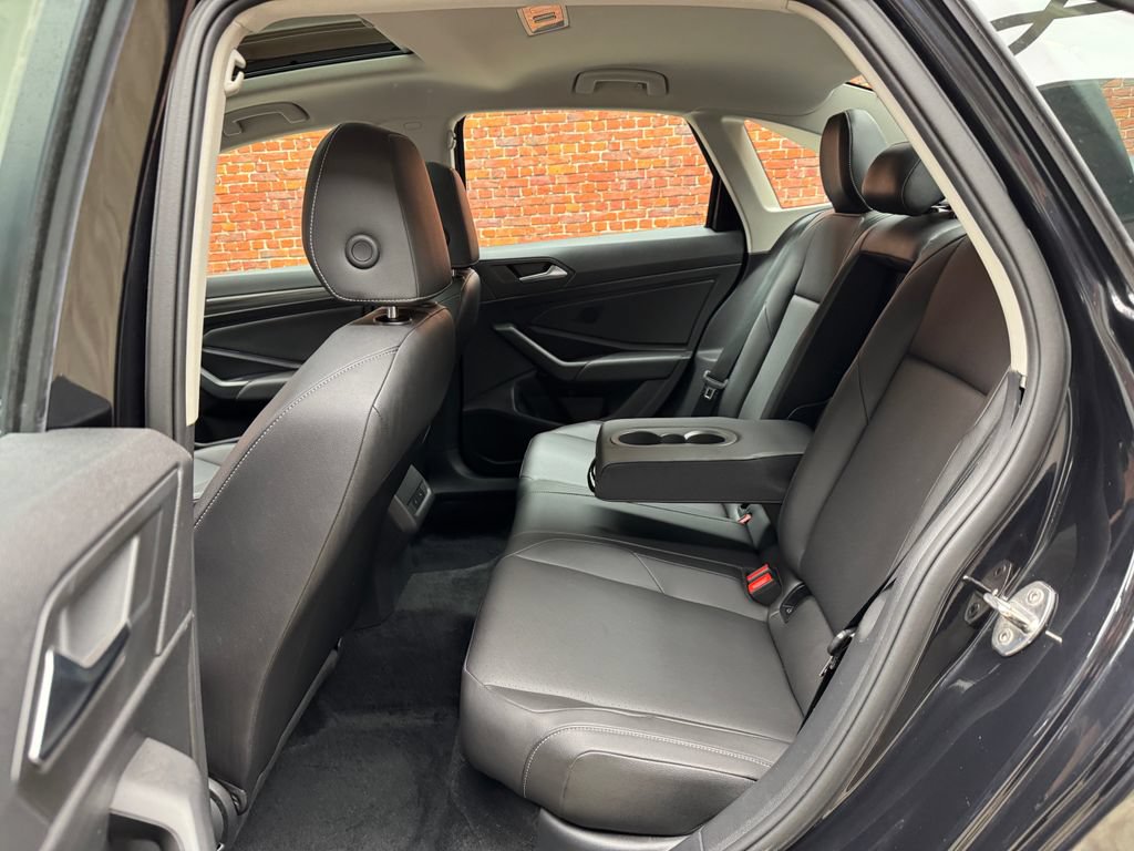Used 2019 Volkswagen Jetta SEL w/ Cold Weather Package FWD image 24