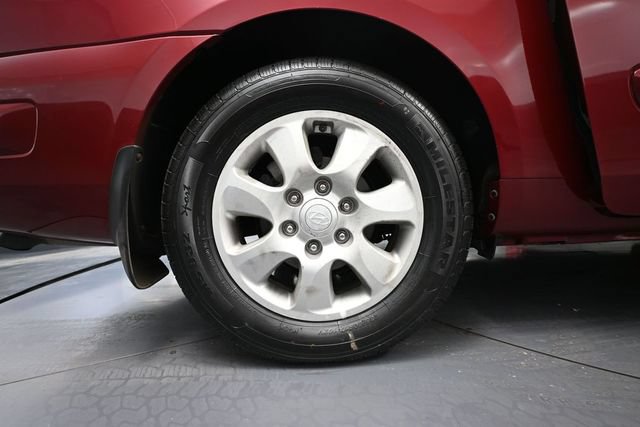Used 2008 Hyundai Entourage GLS FWD image 13