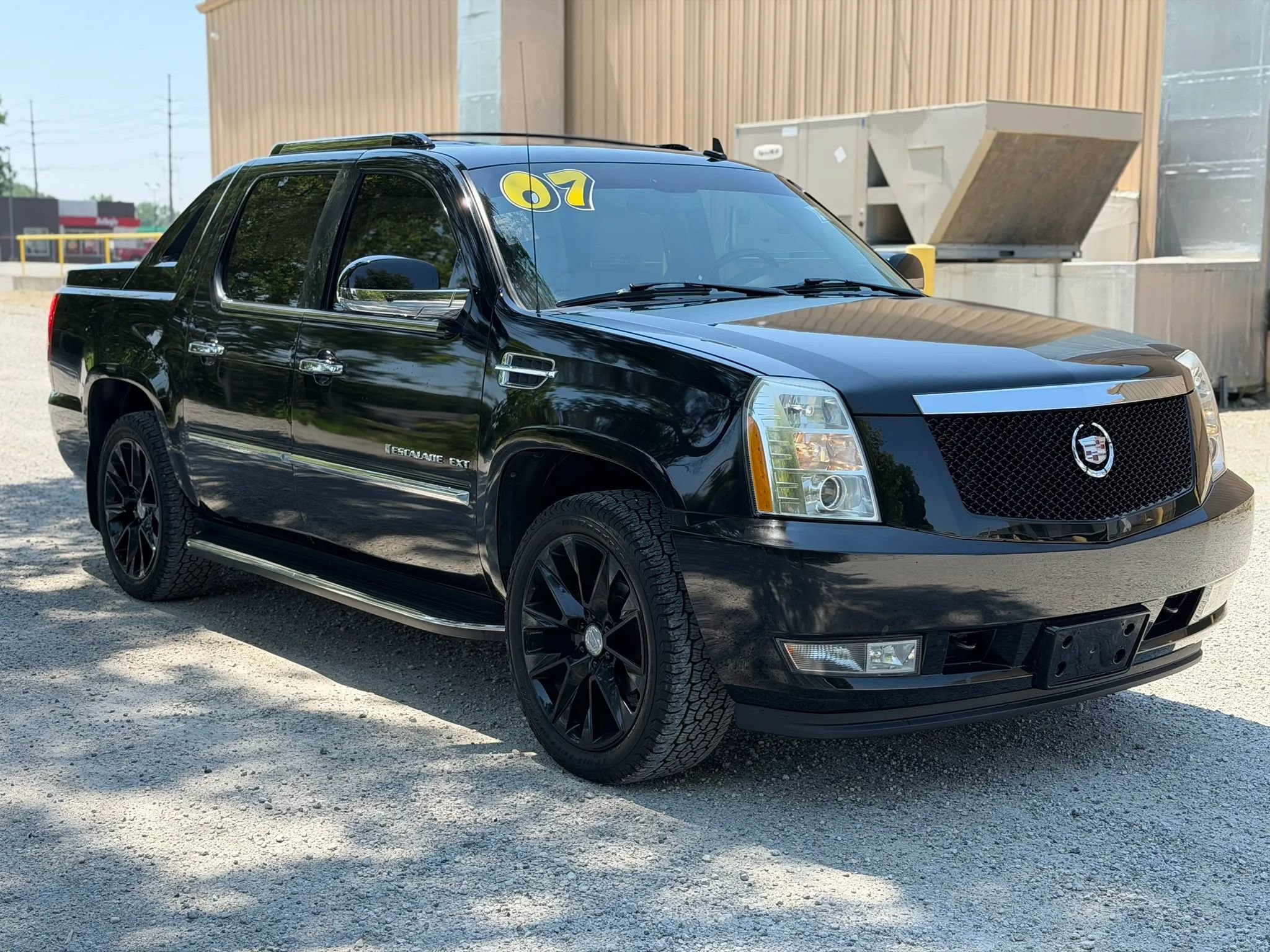 Used 2007 Cadillac Escalade EXT w/ Information Package AWD/4WD image 3