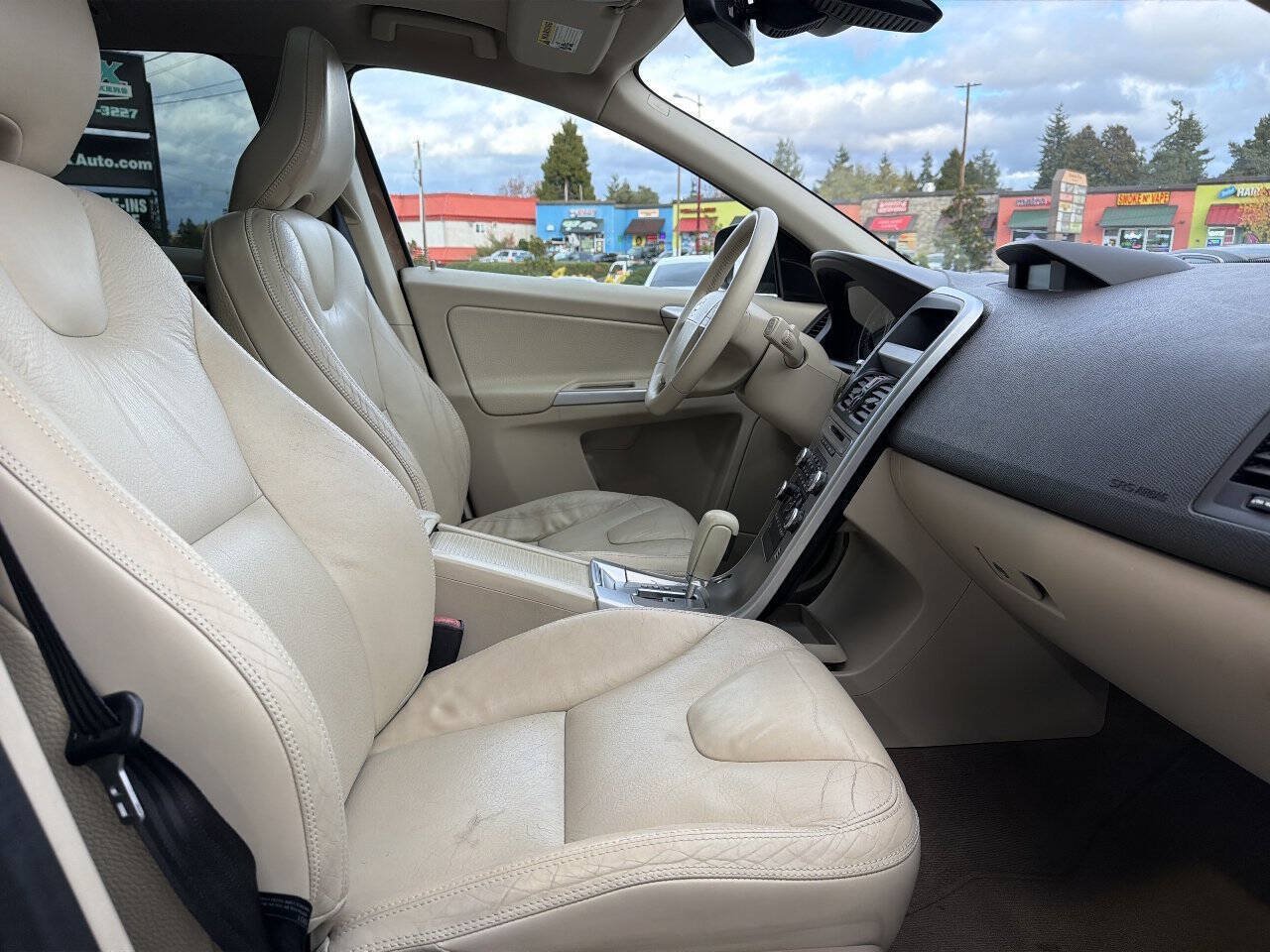 Used 2010 Volvo XC60 3.2 AWD/4WD image 15