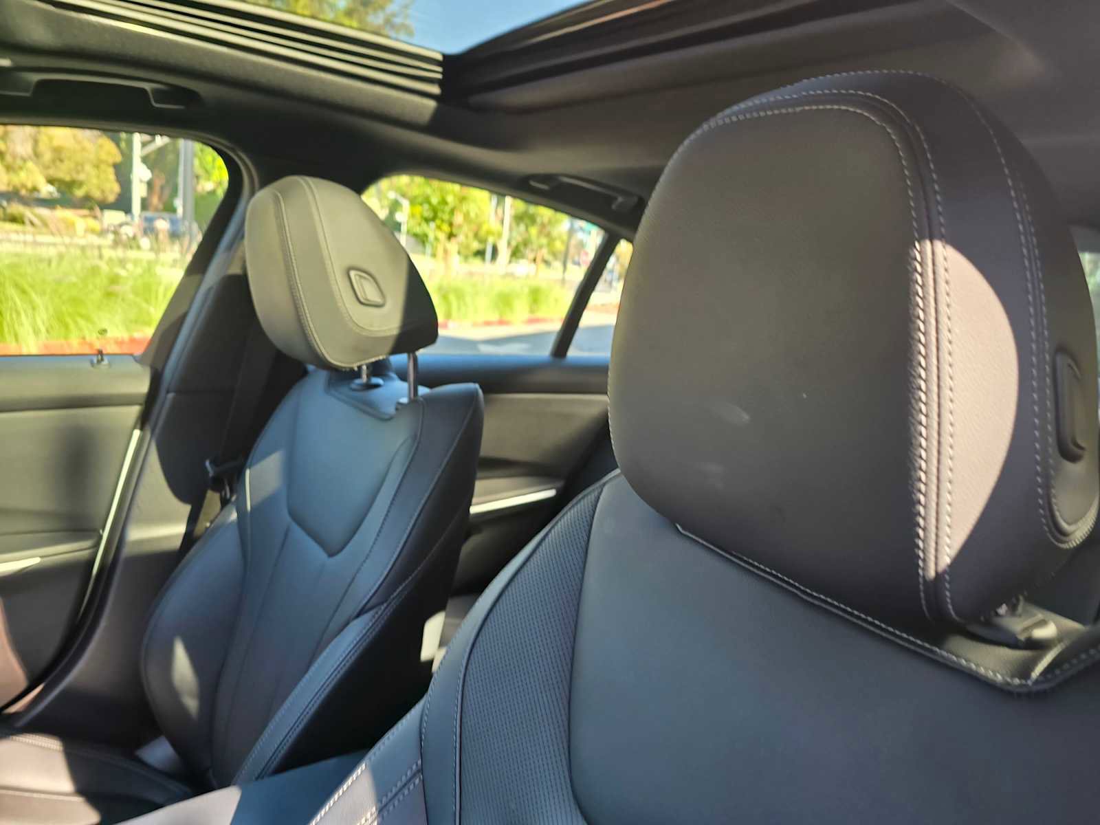 Used 2024 BMW 330i Sedan image 25