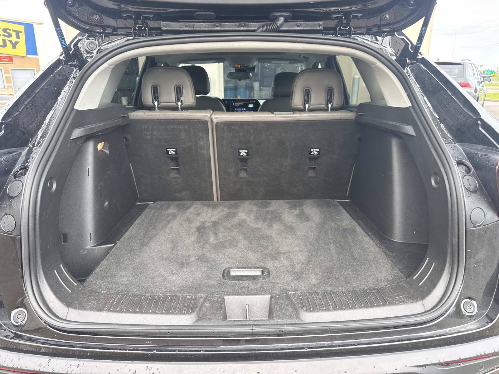 Used 2025 Chevrolet Trax ACTIV w/ Sunroof Package FWD image 9