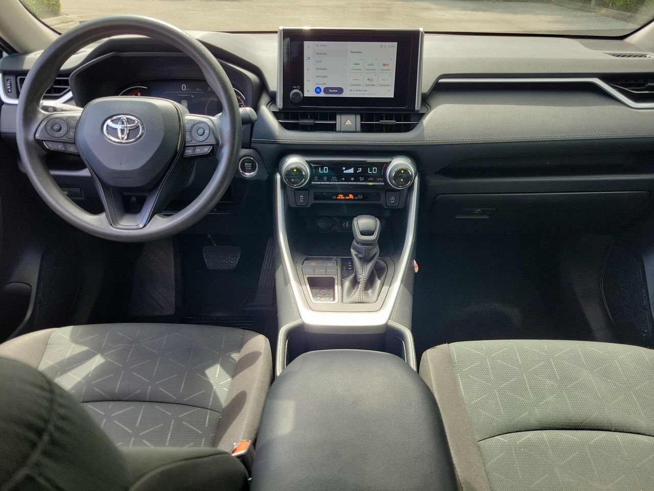 Used 2024 Toyota RAV4 XLE FWD image 12