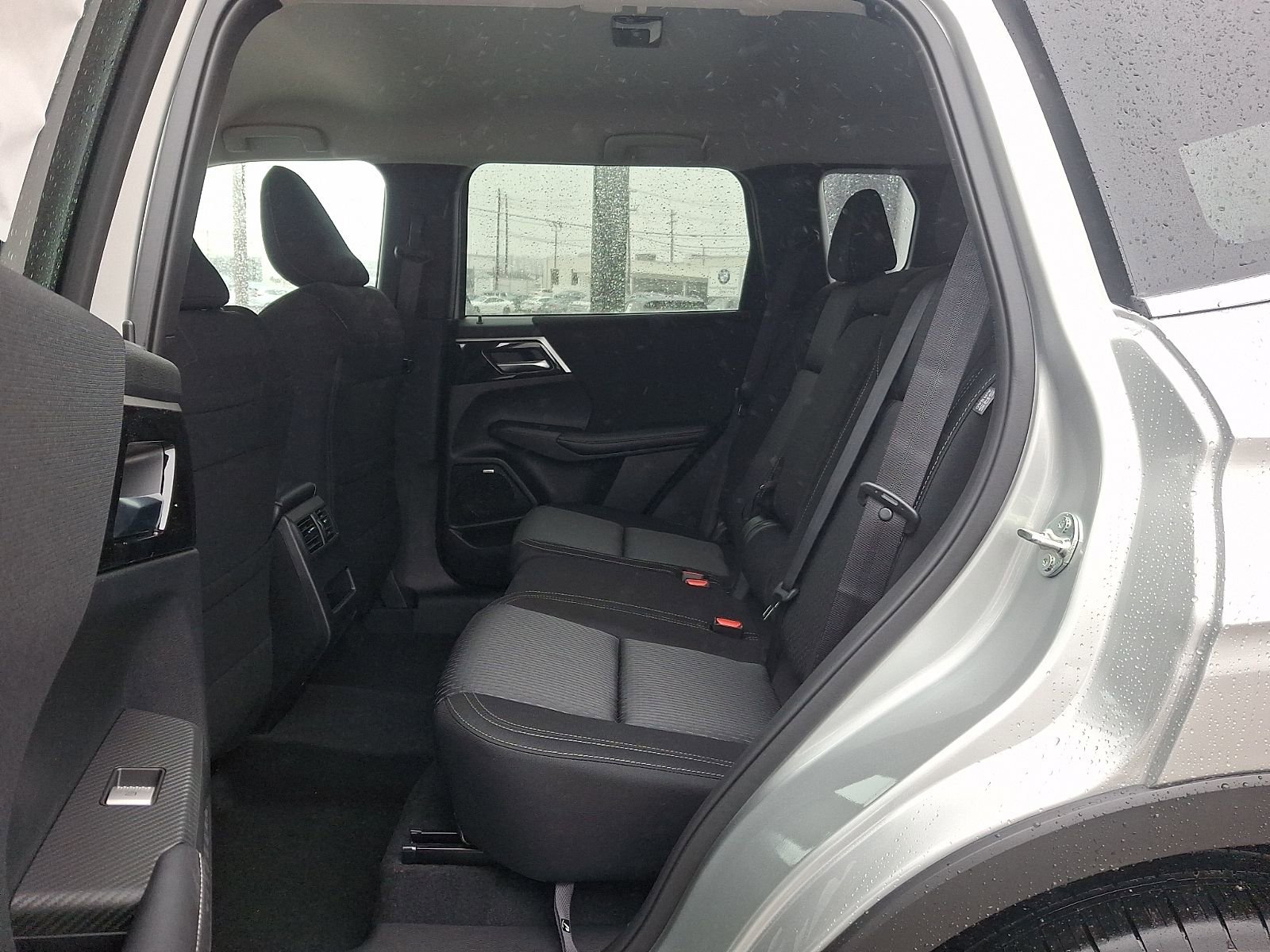 New 2026 Mitsubishi Outlander ES AWD/4WD image 9