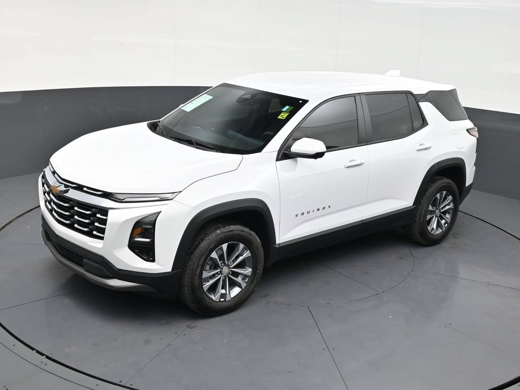 Used 2025 Chevrolet Equinox LT w/ Safety and Technology Package FWD image 11