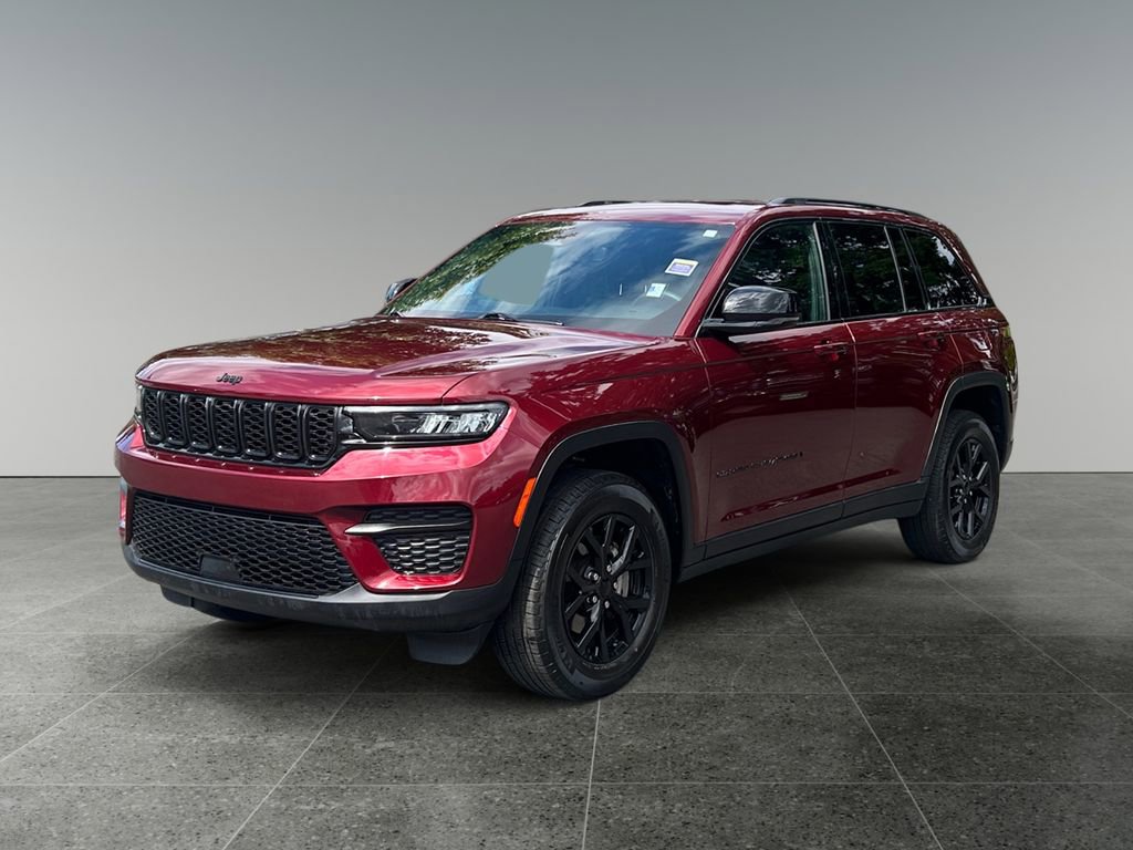 Used 2024 Jeep Grand Cherokee Altitude image 4