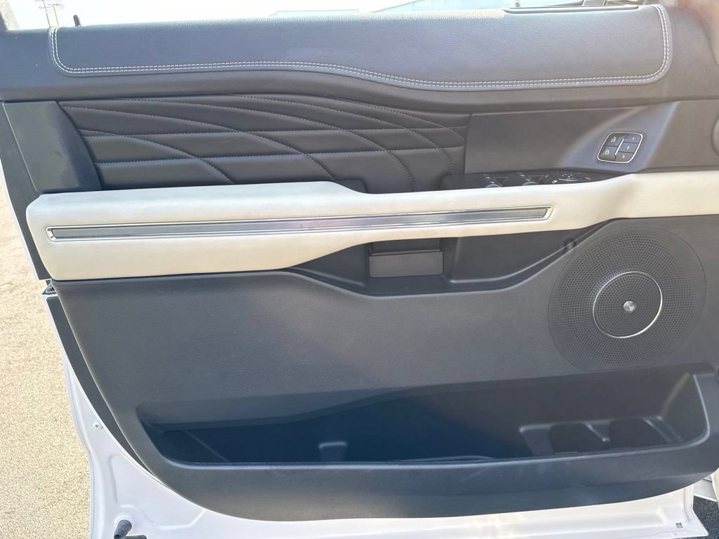 Used 2019 Ford Expedition Platinum AWD/4WD image 30