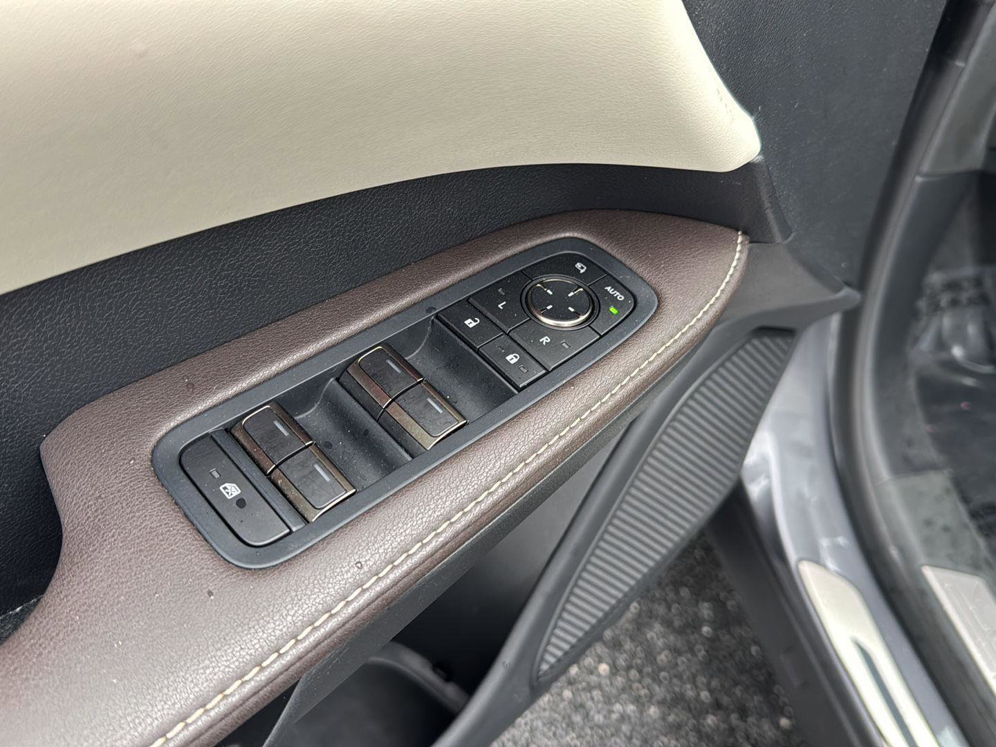 Used 2023 Lexus RX 350 w/ Accessory Package (Z1) image 29