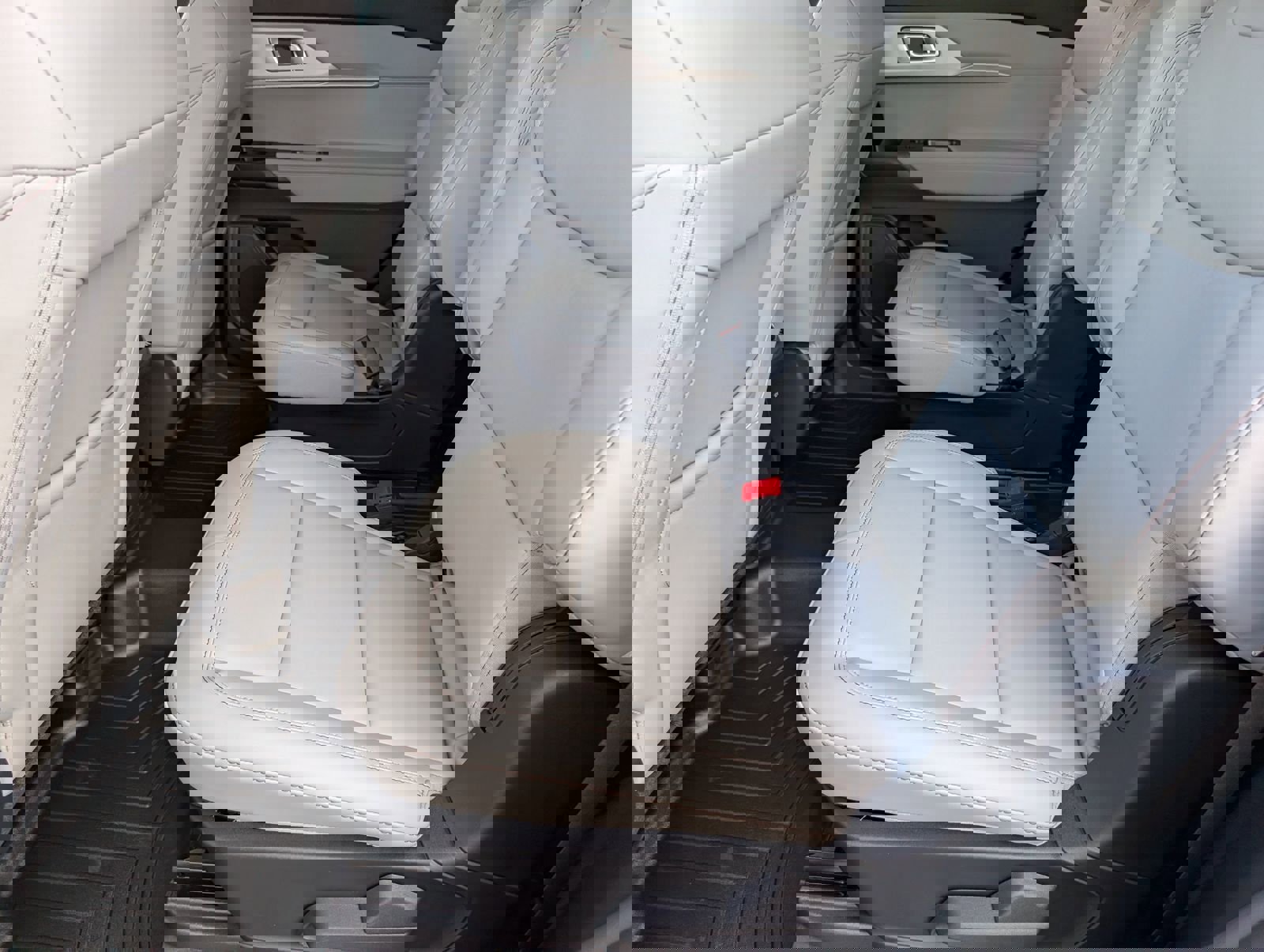 New 2026 Ford Explorer Active w/ Active Comfort Package image 29