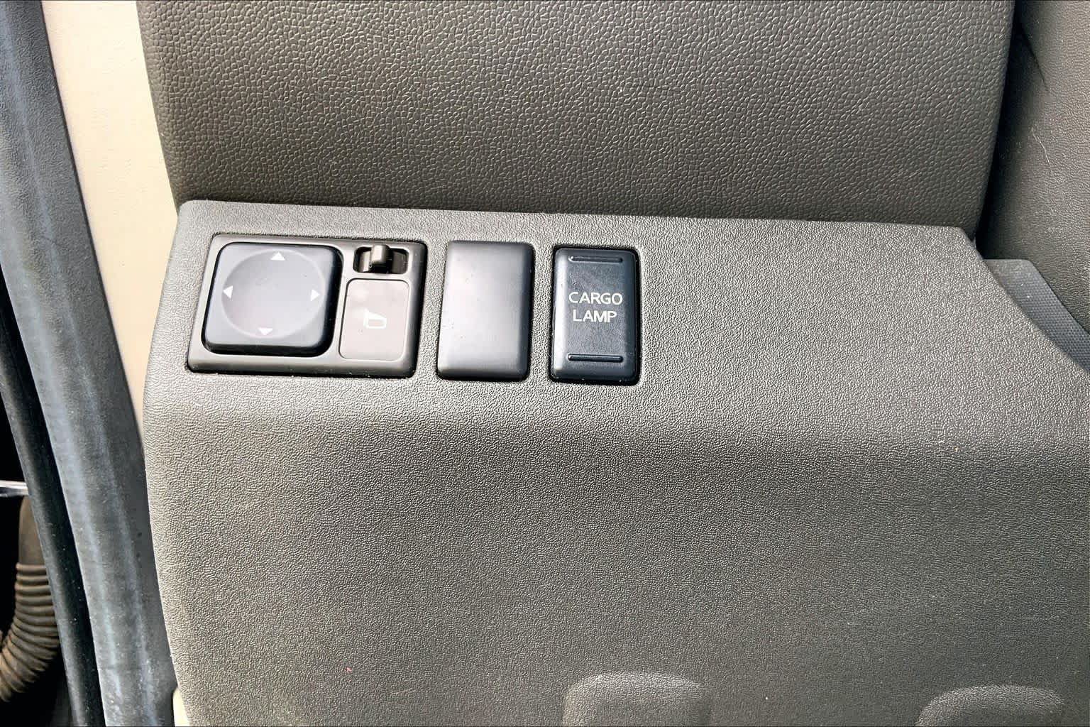 Used 2005 Nissan Frontier SE w/ (P01) Power Pkg AWD/4WD image 31